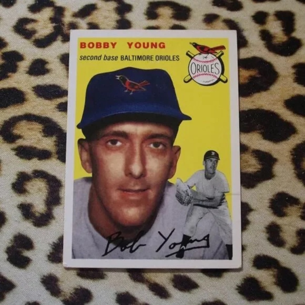 Topps Baseball Archives Card with Green and Red Accents